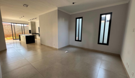 Casa à venda com 3 quartos, sendo 1 suíte,  em Residencial Costa Leste, Três Lagoas, MS