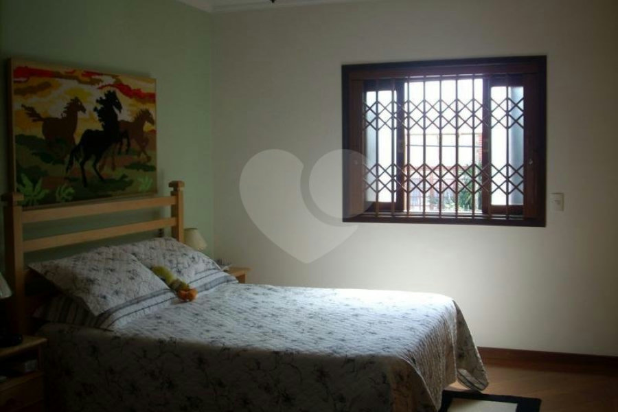 Sobrado à venda com 4 quartos, sendo 2 suítes, em Tremembé, São Paulo, SP