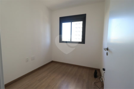 Apartamento à venda com 3 quartos, sendo 1 suíte, em Vila Anastácio, São Paulo, SP