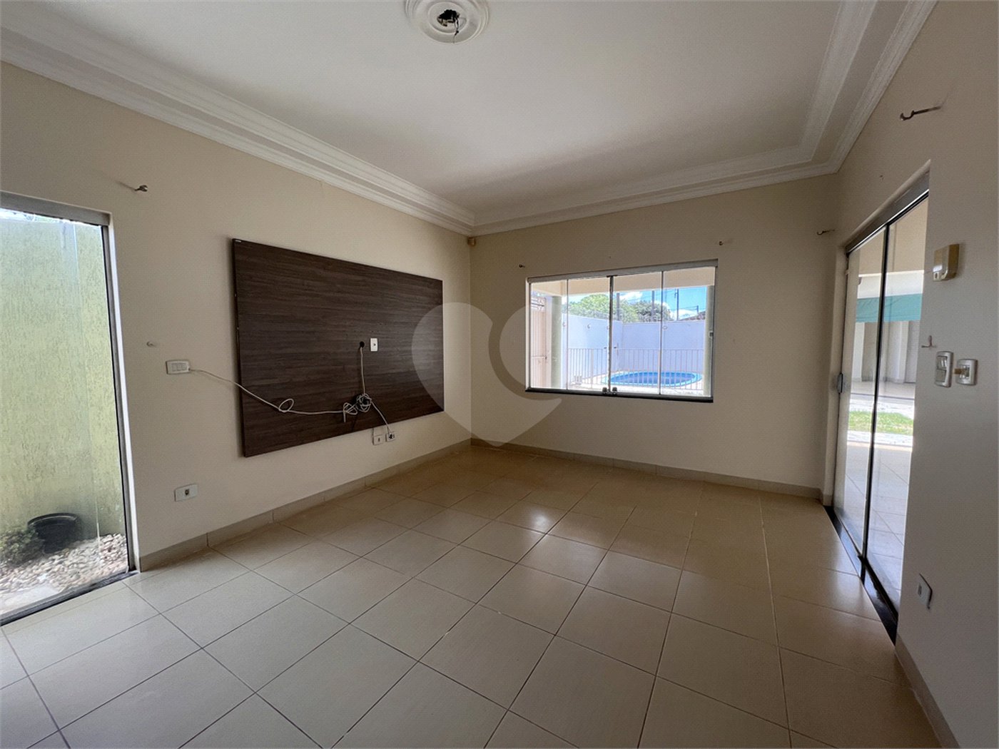Casa à venda com 3 quartos, sendo 1 suíte,  em Jardim Primaveril, Três Lagoas, MS