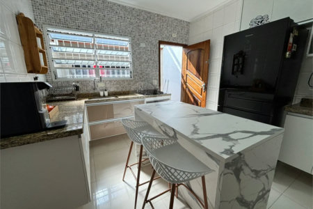 Casa à venda com 3 quartos, sendo 1 suíte, no condomínio Mira Estrela, São Paulo - SP