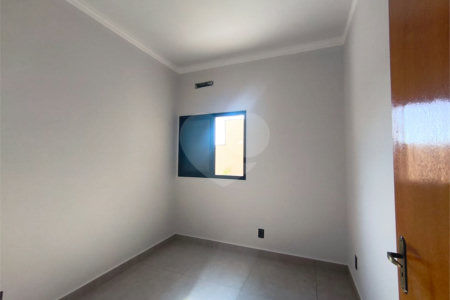 Casa à venda com 3 quartos, sendo 2 suítes, no condomínio Tivolli, Itapetininga - SP
