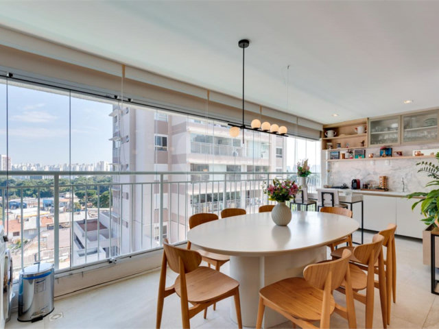 Apartamento à venda com 3 quartos, sendo 2 suítes,  em Santo Amaro, São Paulo, SP