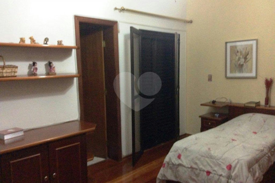 Casa Térrea à venda ou para alugar com 4 suítes em Jardim Floresta, São Paulo, SP