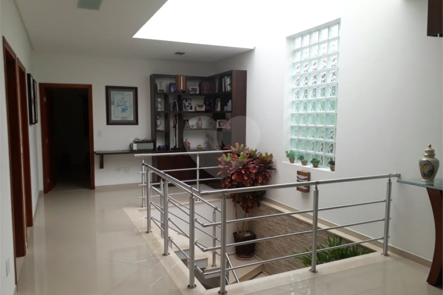 Sobrado à venda com 6 quartos, sendo 5 suítes, em Tremembé, São Paulo, SP
