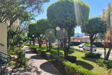 Apartamento à venda com 2 quartos em Parque Maria Domitila, São Paulo, SP