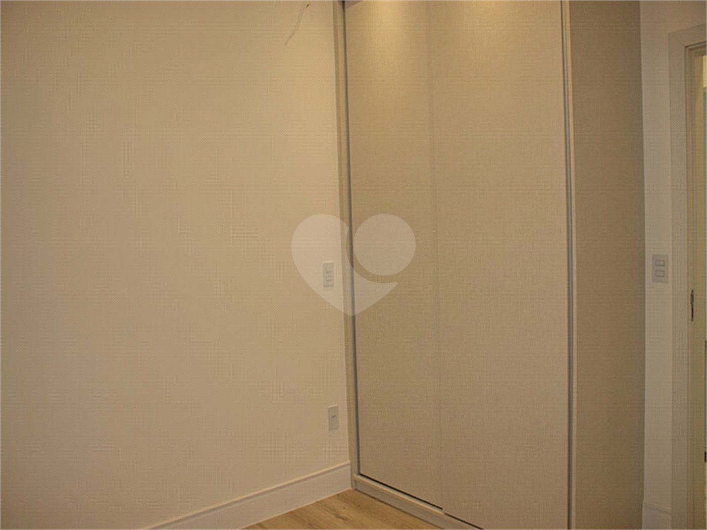 Casa à venda com 3 suítes no condomínio Residencial Central Parque, Salto - SP