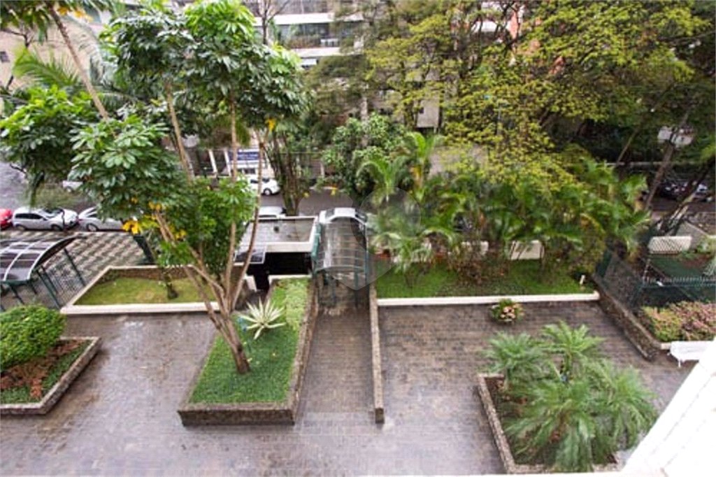 Apartamento à venda com 3 quartos, sendo 1 suíte, em Alto da Boa Vista, São Paulo, SP