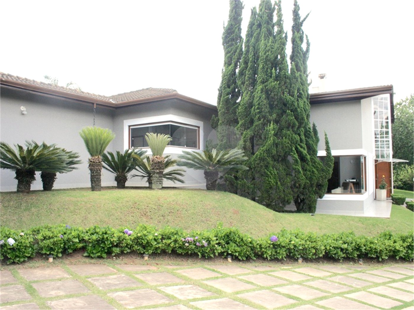 Casa à venda com 5 suítes no condomínio Suíça da Cantareira, Mairiporã - SP