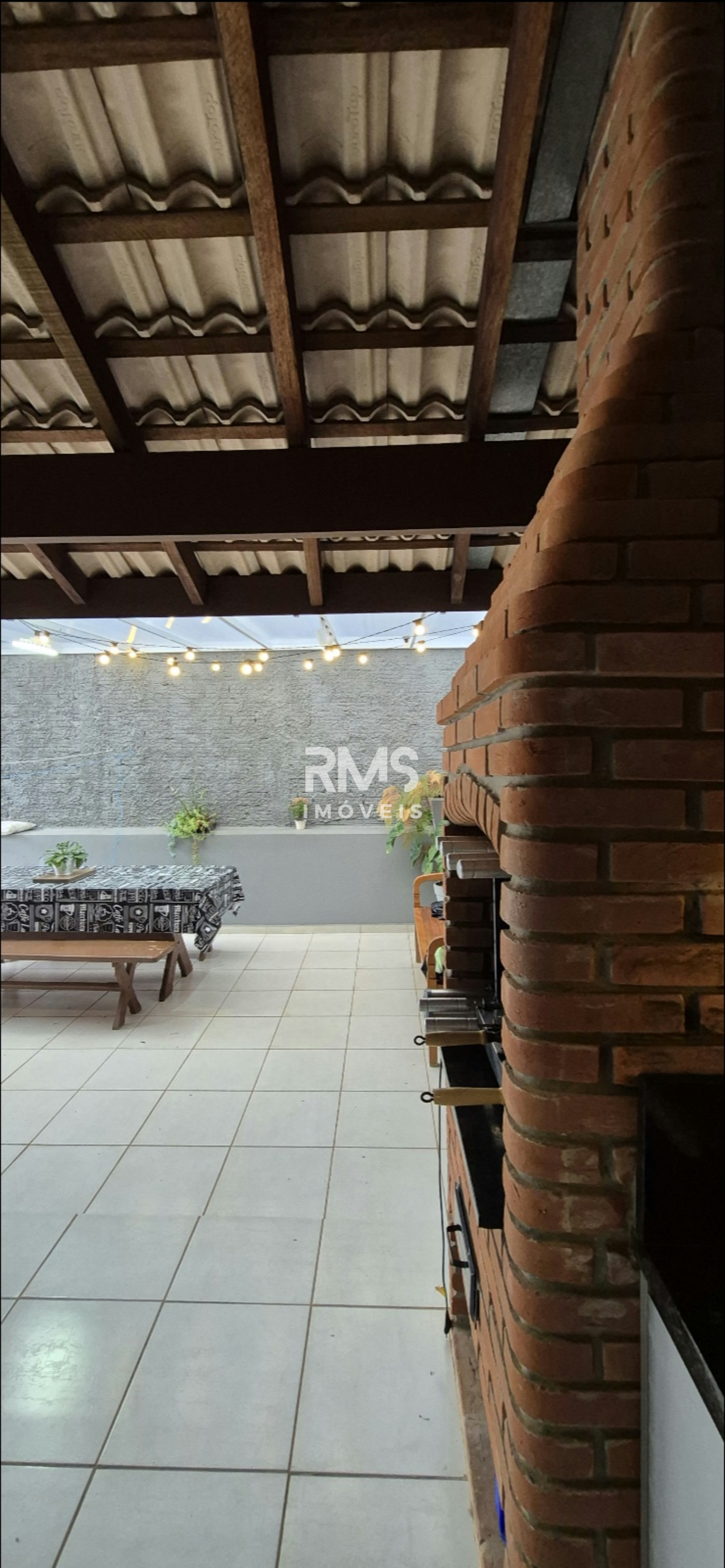 Casa à venda com 3 quartos, sendo 1 suíte, em Cond. Vila Aldea de Espana, Itu - SP