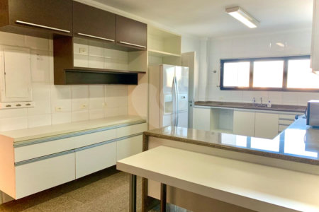 Apartamento à venda com 4 suítes em Jardim Marajoara, São Paulo, SP