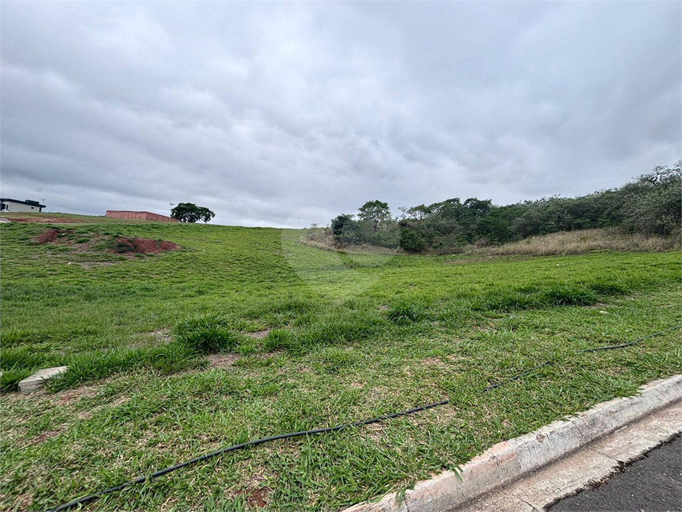 Terreno à venda no condomínio Portal Lamis I, Atibaia - SP