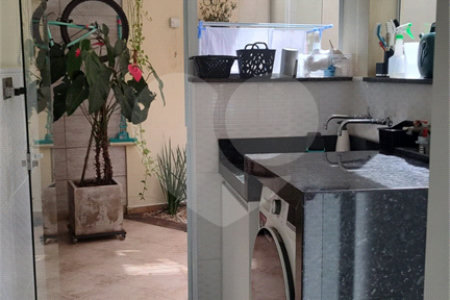 Sobrado à venda com 3 quartos, sendo 1 suíte, em Chora Menino, São Paulo, SP