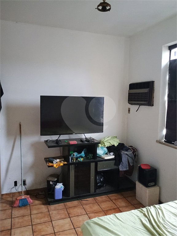 Casa à venda com 5 quartos, sendo 1 suíte, em Bangu, Rio de Janeiro, RJ