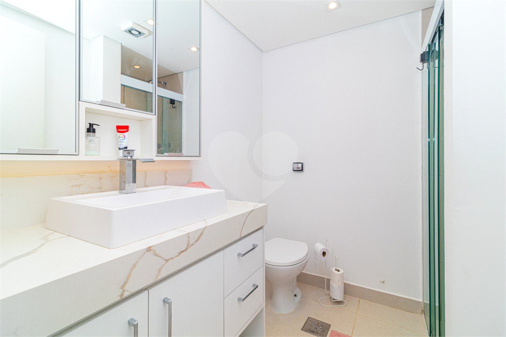 Apartamento à venda com 3 quartos, sendo 1 suíte,  em Alto da Boa Vista, São Paulo, SP