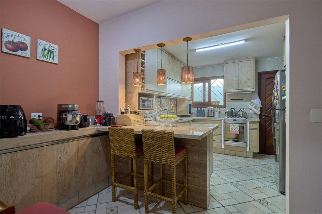 Casa Térrea à venda com 3 suítes em Granja Julieta, São Paulo, SP
