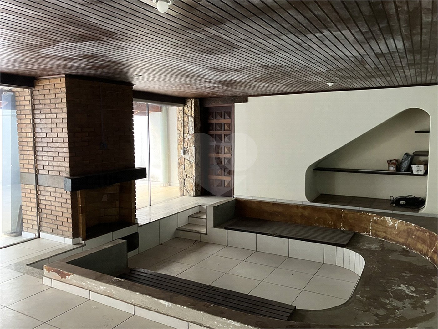 Casa Térrea à venda com 4 quartos, sendo 2 suítes, em Jardim Santa Rosália, Sorocaba, SP