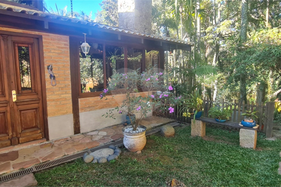 Casa à venda com 4 suítes em Serra da Cantareira, Mairiporã, SP