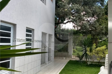Casa à venda com 4 quartos, sendo 2 suítes, em Vila Petrópolis, Atibaia, SP