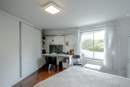 Apartamento à venda com 4 quartos, sendo 1 suíte, em Granja Julieta, São Paulo, SP