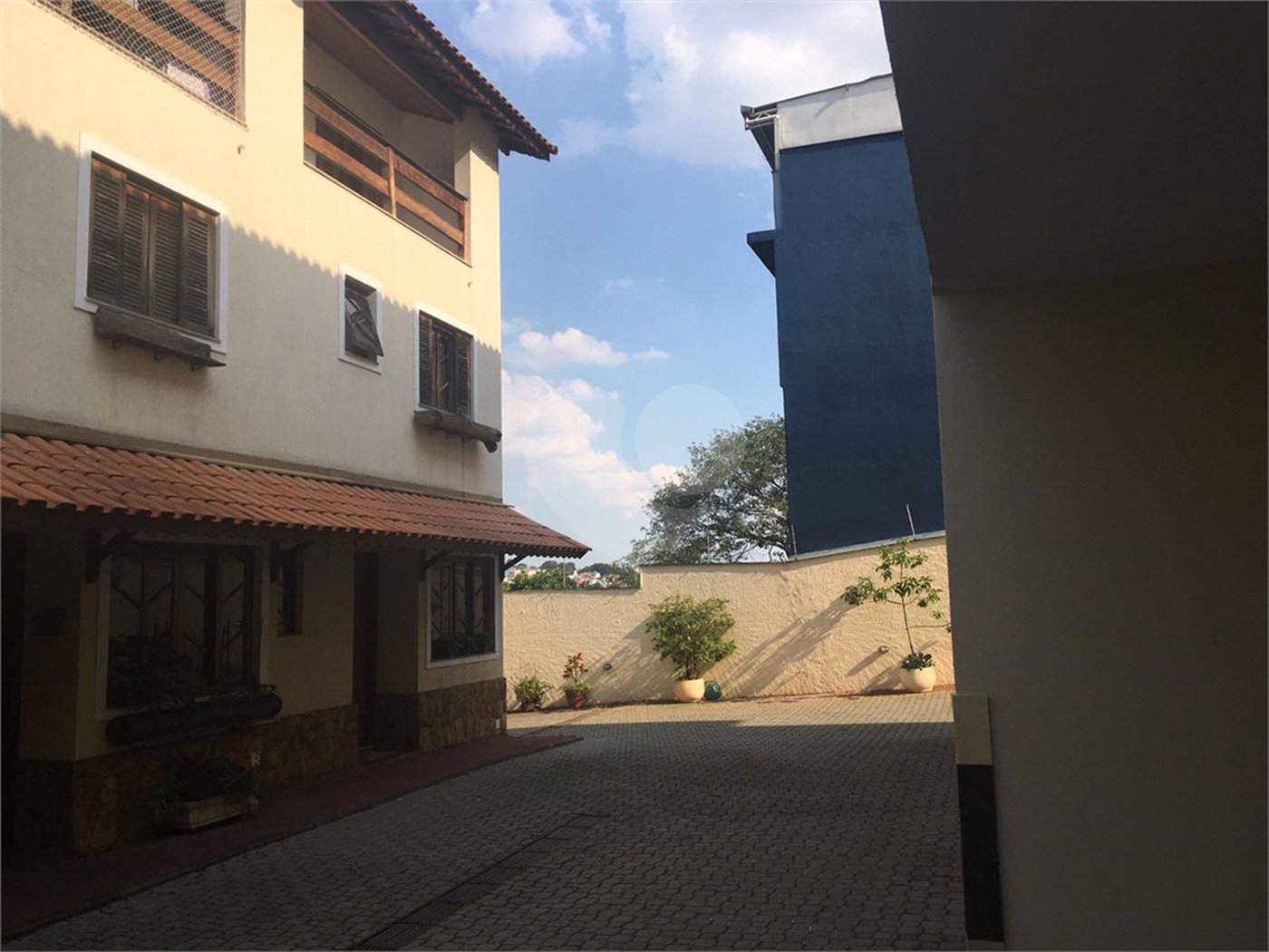 Casa à venda com 3 quartos, sendo 1 suíte, no condomínio Morada de Itapuã, São Paulo - SP