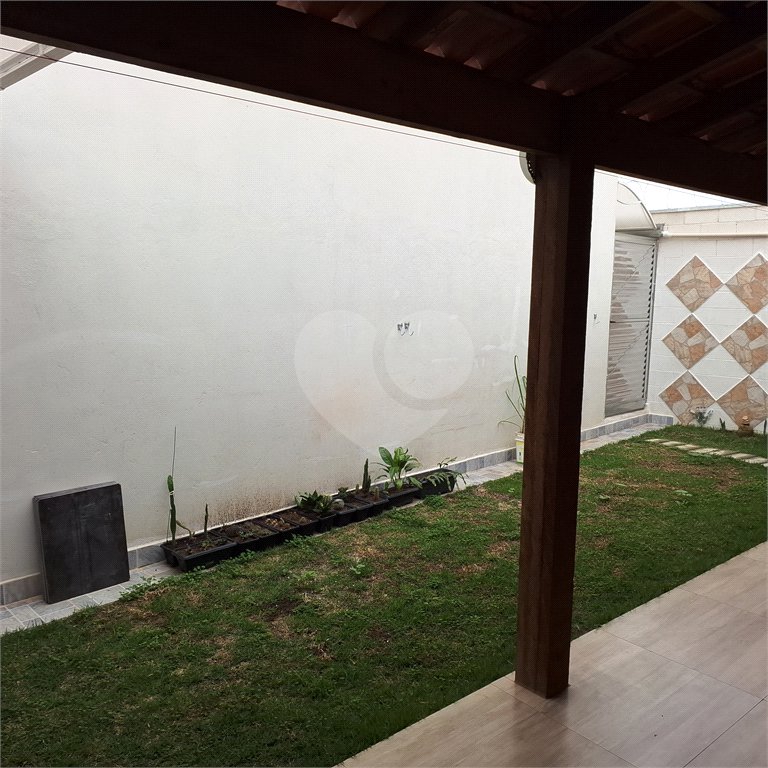 Casa à venda com 2 quartos no condomínio Residencial Cristal Lll, Mogi das Cruzes - SP