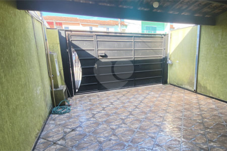 Sobrado à venda com 4 quartos, sendo 1 suíte, em Conjunto Habitacional Itapetininga F3, Itapetininga, SP