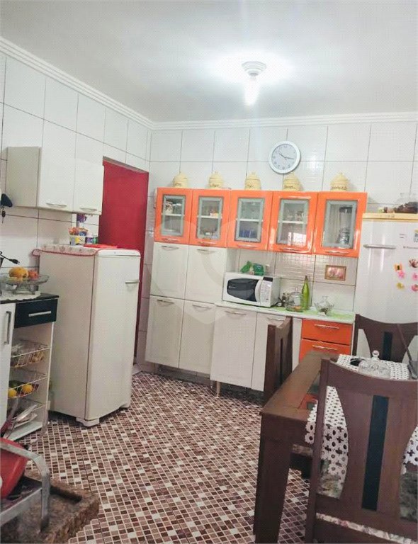 Sobrado à venda com 3 quartos, sendo 1 suíte, em Jardim Casa Branca, Suzano, SP