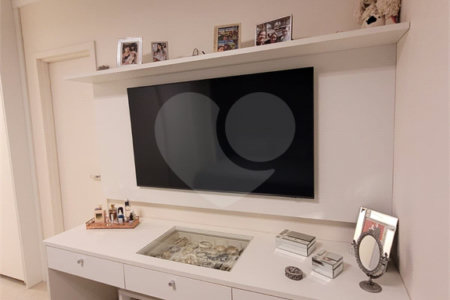 Apartamento à venda com 3 quartos, sendo 1 suíte,  em Vila Suissa, Mogi das Cruzes, SP