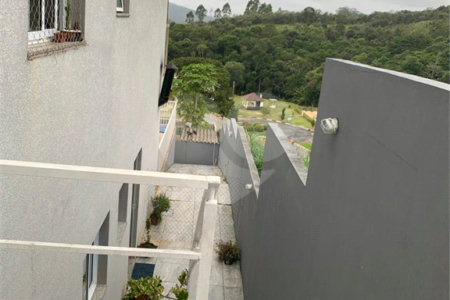 Casa à venda com 3 quartos, sendo 1 suíte, no condomínio Residencial Ponderosa, São Roque - SP