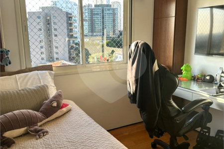 Apartamento à venda com 4 quartos, sendo 3 suítes, em Alto de Pinheiros, São Paulo, SP