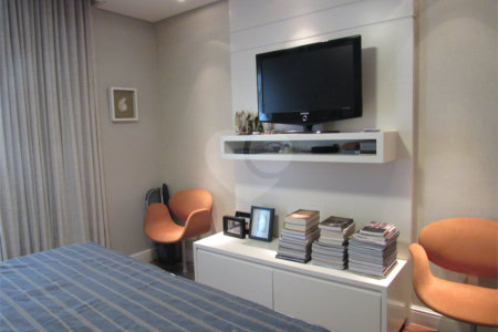 Apartamento à venda com 4 quartos, sendo 3 suítes, em Jardim Londrina, São Paulo, SP