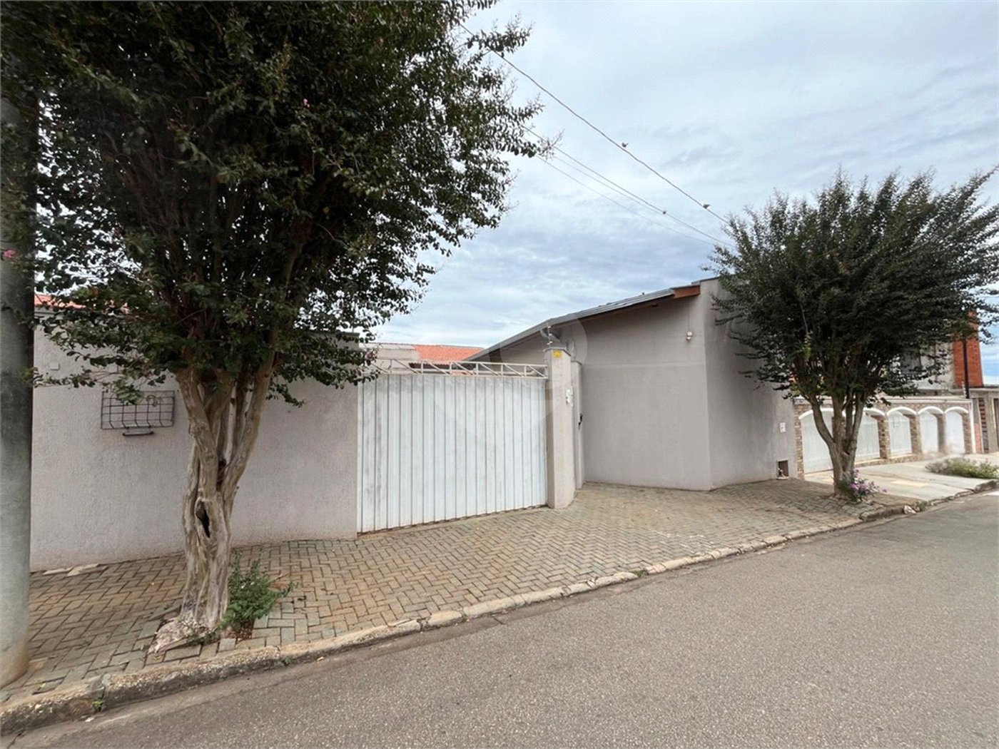 Casa à venda com 3 suítes em Jardim Shangri-lá, Itapetininga, SP