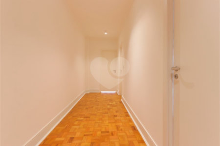 Apartamento à venda com 3 quartos, sendo 1 suíte,  em Santa Cecília, São Paulo, SP