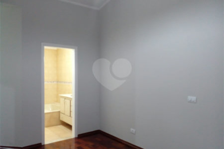 Sobrado à venda ou para alugar com 3 quartos, sendo 1 suíte, no Centro, Salto, SP