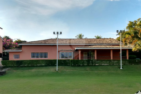 Casa à venda com 4 quartos, sendo 1 suíte, no condomínio Residencial Vale das Laranjeiras, Indaiatuba - SP