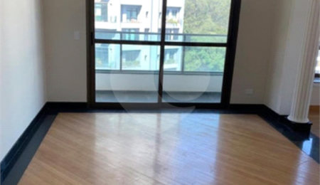 Apartamento à venda com 3 suítes em Vila Suzana, São Paulo, SP