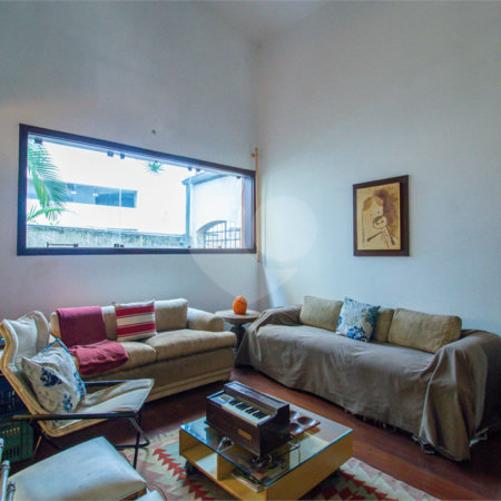 Casa à venda com 4 quartos, sendo 2 suítes, em Chácara Flora, São Paulo, SP