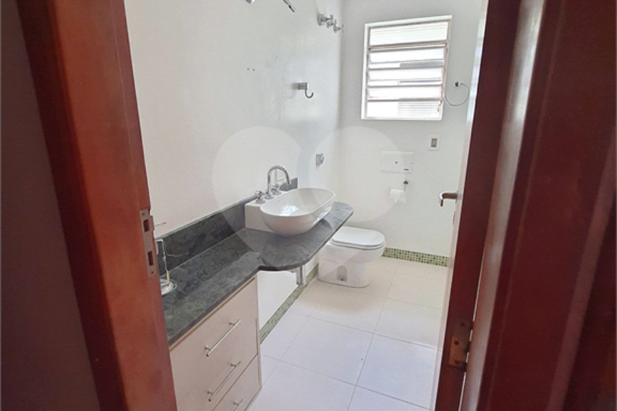 Sobrado à venda com 3 quartos, sendo 1 suíte, em Butantã, São Paulo, SP