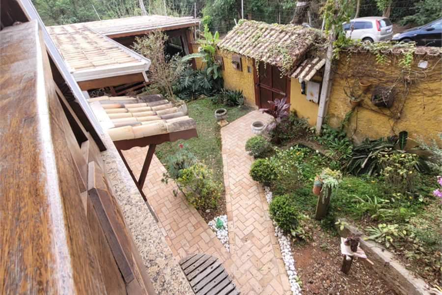 Sobrado à venda com 4 quartos, sendo 2 suítes, no Centro, Mairiporã, SP