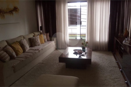 Casa à venda com 3 suítes em Jardim Franca, São Paulo, SP