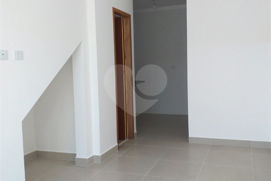 Casa à venda ou para alugar com 3 quartos, sendo 1 suíte, no condomínio martinha, São Paulo - SP