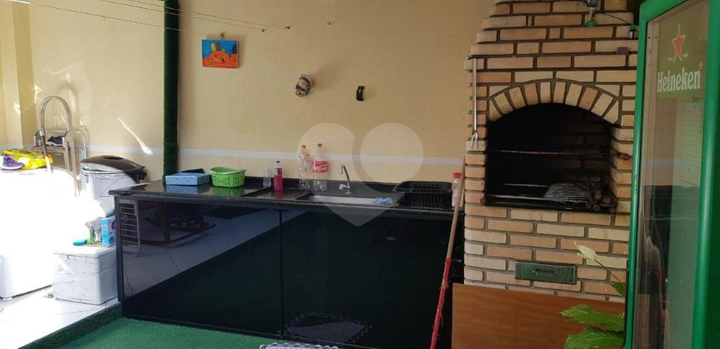 Sobrado à venda com 4 quartos, sendo 3 suítes, em Jardim Virginia Bianca, São Paulo, SP