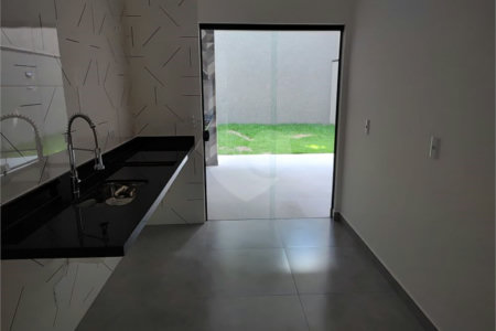 Sobrado à venda com 3 suítes em Jardim do Lago, Atibaia, SP