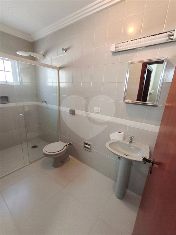 Casa à venda ou para alugar com 3 suítes no condomínio Estância Marambaia, Vinhedo - SP