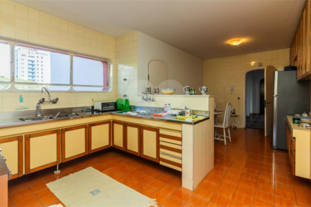 Apartamento à venda com 4 quartos, sendo 3 suítes, em Vila Andrade, São Paulo, SP