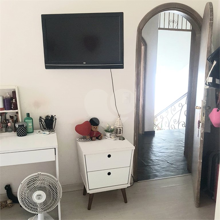 Sobrado à venda com 4 quartos, sendo 2 suítes, em Jardim Leonor, São Paulo, SP