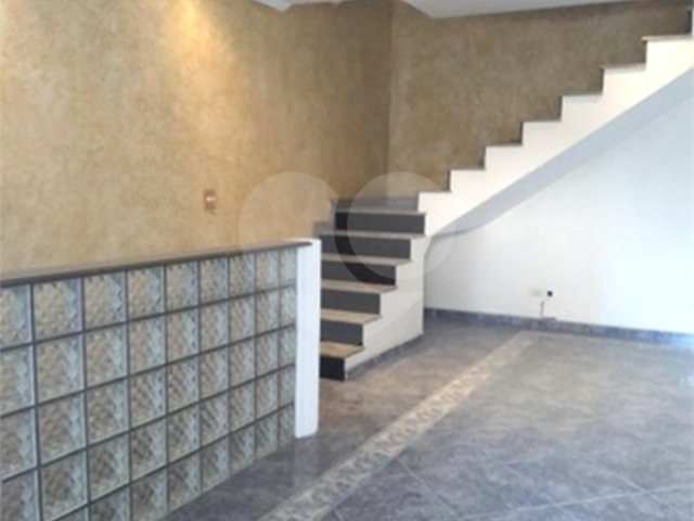 Sobrado à venda com 3 quartos, sendo 1 suíte,  em Tremembé, São Paulo, SP