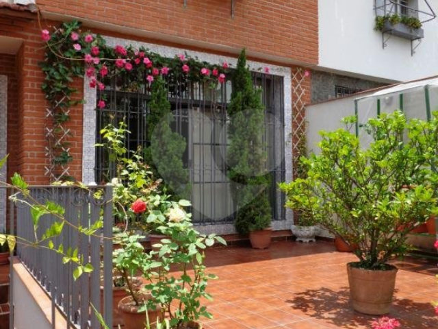 Sobrado à venda com 4 quartos, sendo 2 suítes,  em Água Fria, São Paulo, SP