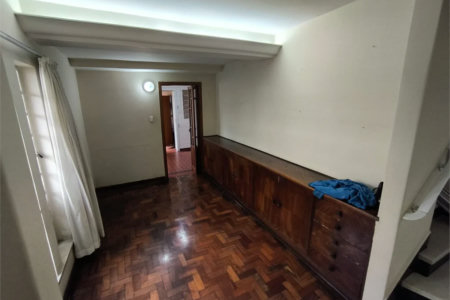 Sobrado à venda com 5 quartos, sendo 1 suíte, em Jardim Trussardi, São Paulo, SP